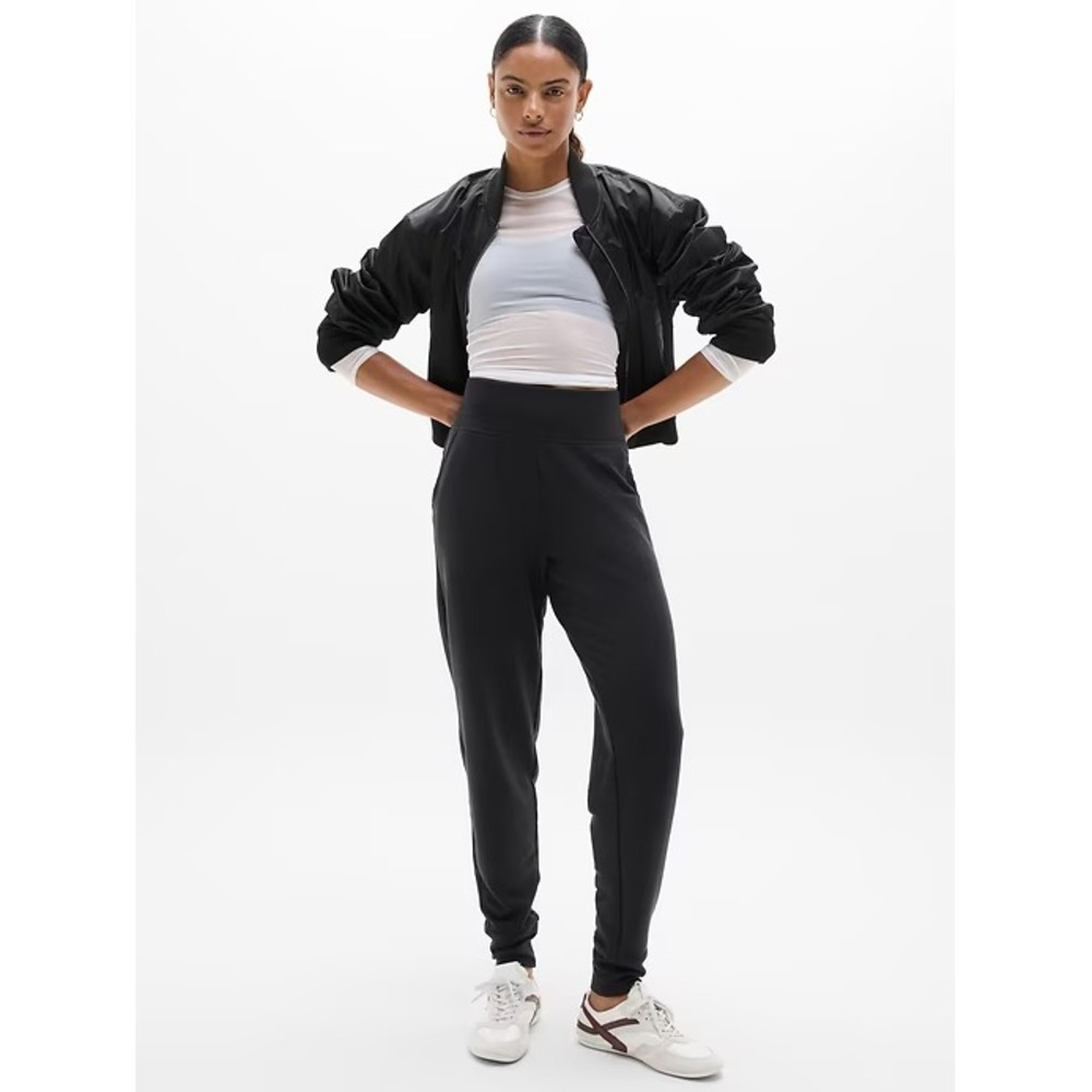 Athleta NWT‎ Black Coaster Luxe Jogger Pant Size Medium Petite